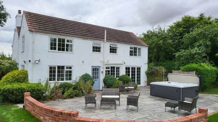 Holly Cottage - Main Photo