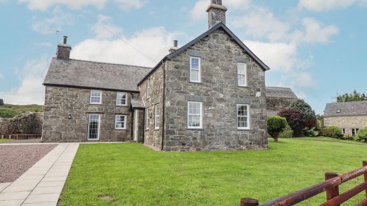 Plas Iolyn - Photo 1