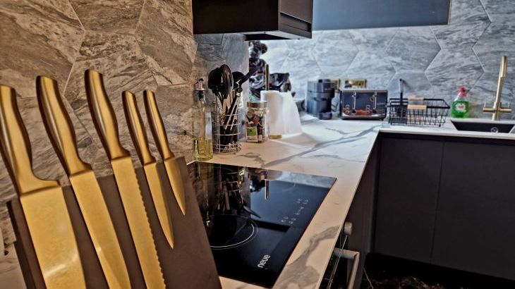 The Studio - Photo 3