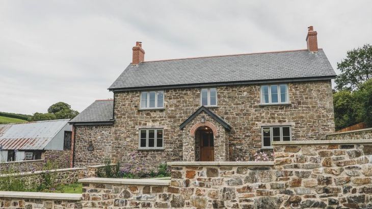 Knowle House - Photo 1