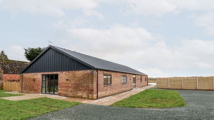 Grange Barn - Photo 1