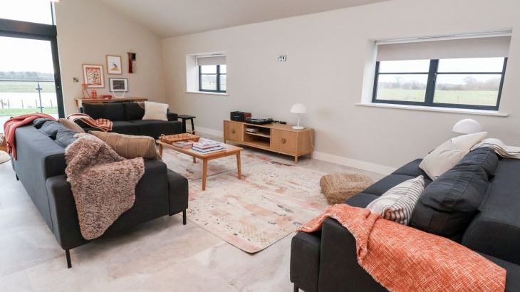 Grange Barn - Photo 3