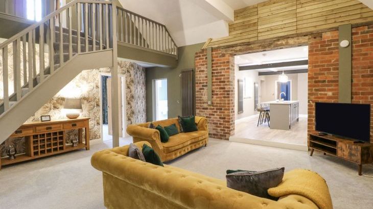 Hunters Lodge at Wildersley Farm - Photo 3