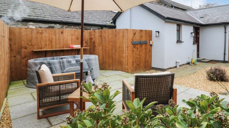 Llygad Y Dydd - Main Photo