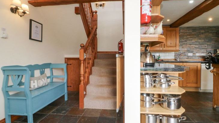 Apple Barn - Photo 13