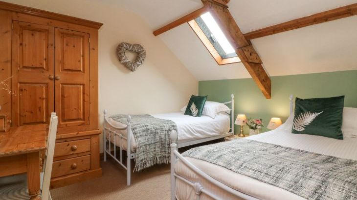 Apple Barn - Photo 23