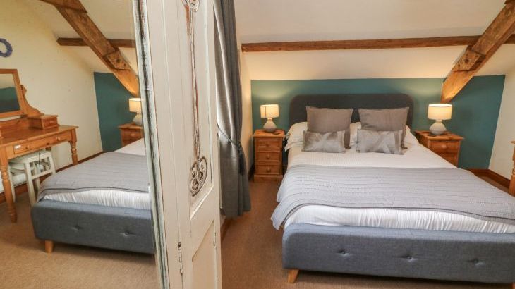 Apple Barn - Photo 27