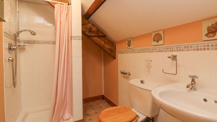 Apple Barn - Photo 31