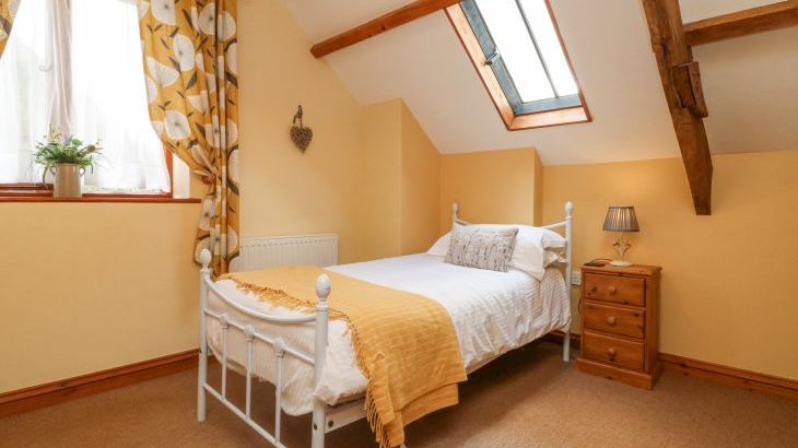 Apple Barn - Photo 33