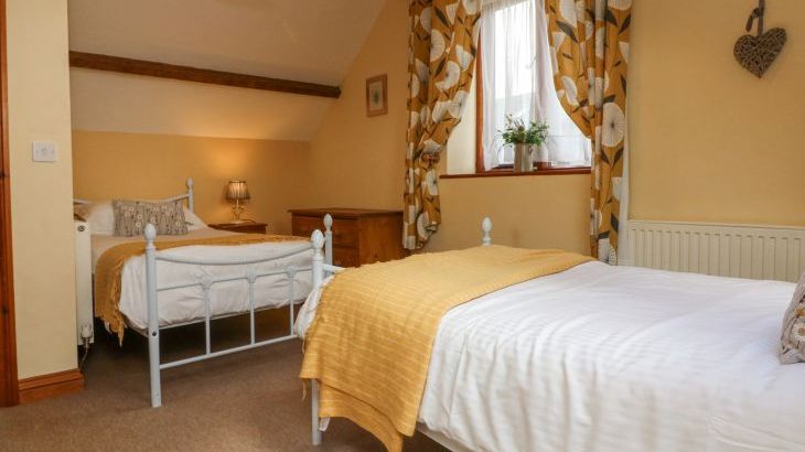 Apple Barn - Photo 34