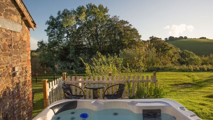 Apple Barn - Photo 39