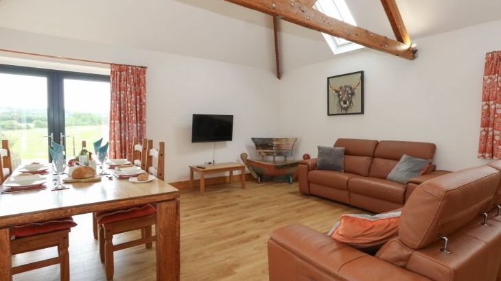 Swallows Nest - Photo 5