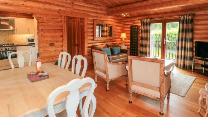 Endeavour Lodge 4 - Photo 2