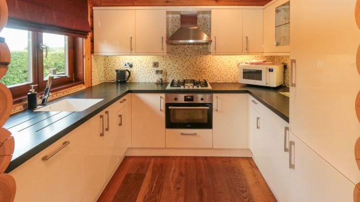 Endeavour Lodge 4 - Photo 4