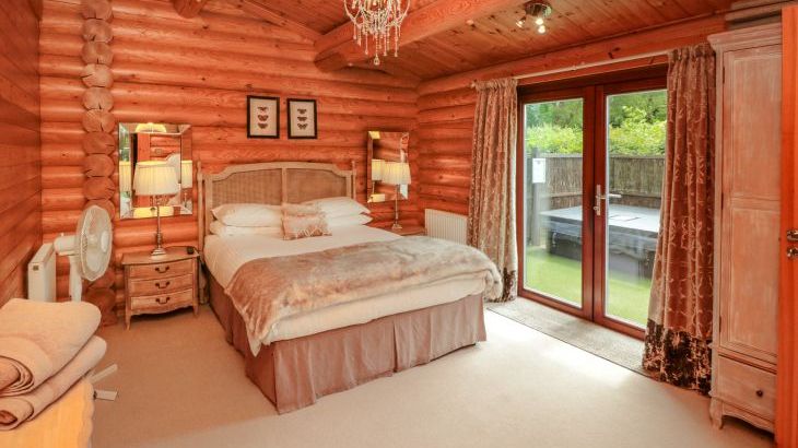 Endeavour Lodge 4 - Photo 5