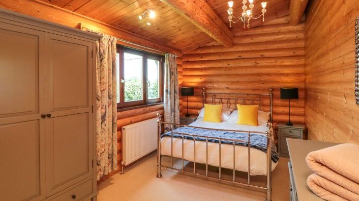 Endeavour Lodge 4 - Photo 10