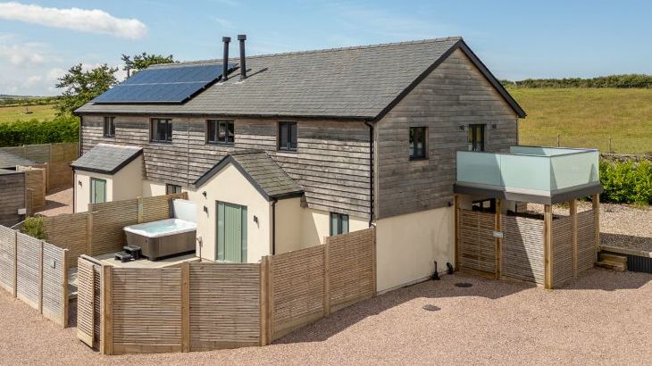 Farmyard House - Main Photo