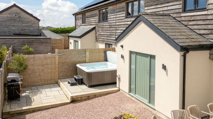 Farmyard House - Photo 3