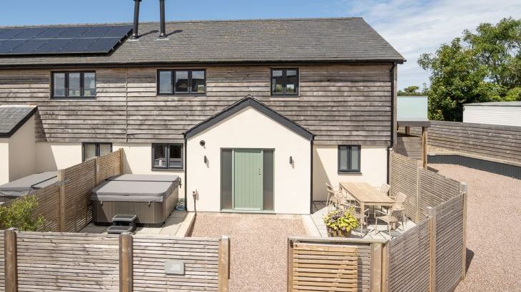 Farmyard House - Photo 25