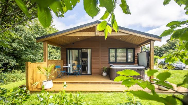 Maple Lodge - Photo 1