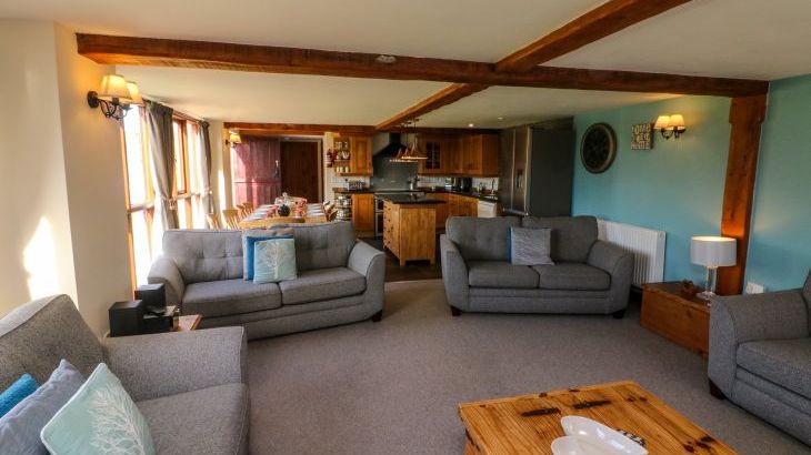 Apple Barn - Photo 6