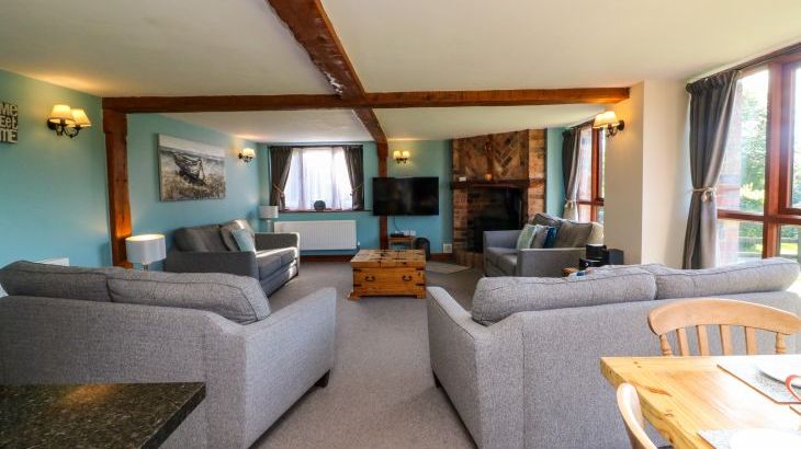 Apple Barn - Photo 7