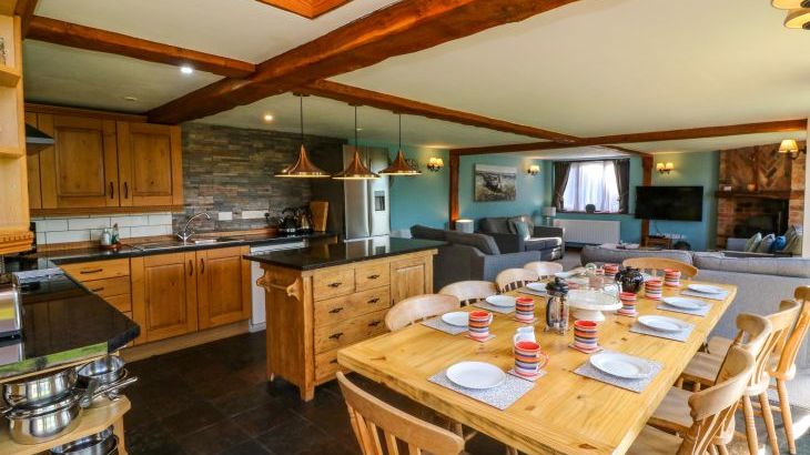 Apple Barn - Photo 8