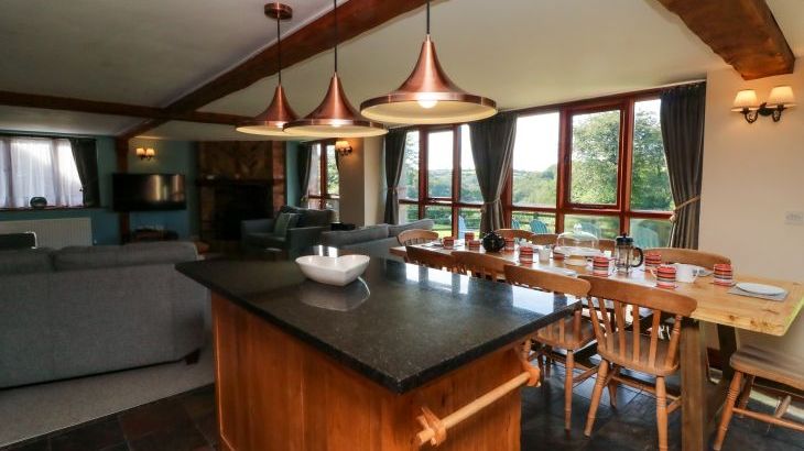 Apple Barn - Photo 10