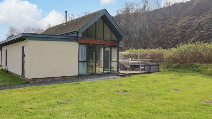 Restharrow Lodge - Photo 1