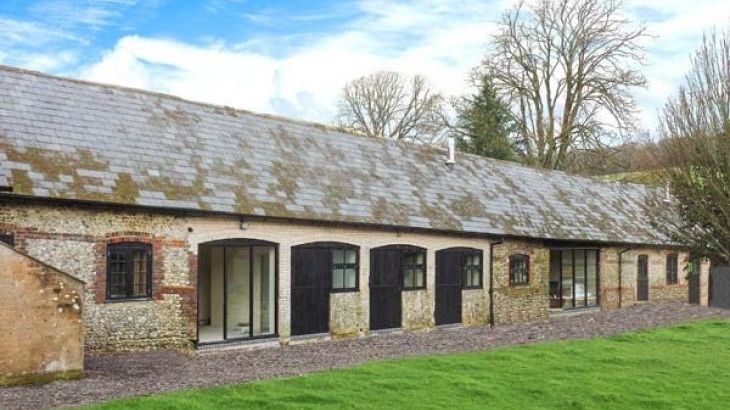 Pet Friendly Hedge End Farm Barn Conversion Winterborne