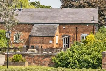 William's Hayloft with Swimming Pool, Sports Court & Toddler Play Area, Shropshire