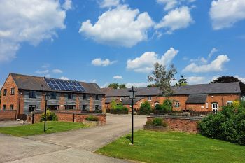 Buttercups & Hayloft Sleeps & Dines 16 with Pool, Sports Court & Play Area, Shropshire