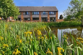 Buttercups Haybarn 5 Star Cottage with Indoor Pool, Sports Court & Toddler Play Area, Shropshire