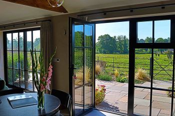 Field Barn sleeps 2, with a private Steam Room and AirCon!, Herefordshire