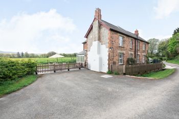 2 Siluria Cottage, Powys