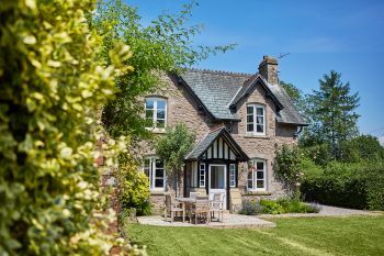 3 Bedroom Pet-Friendly Herefordshire Country Cottage with Woodburner, Herefordshire,  England