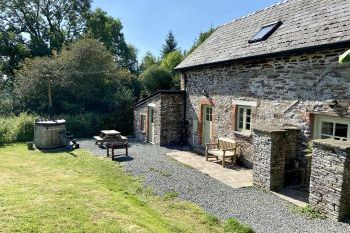 Cefn Y Waun - Cottage in the Woods, Powys,  Wales