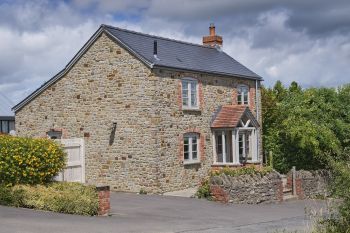 Sleeps 2, Romantic, Modern, Luxurious Cottage with garden, WiFi and Amazing Views, Herefordshire,  England