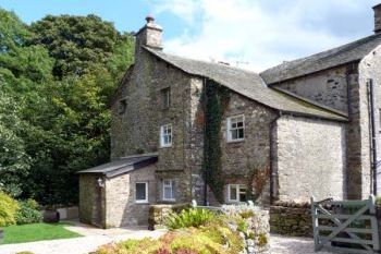 Beckside dog friendly holiday cottage, Kirkby Lonsdale, Cumbria & The Lake District  - Cumbria