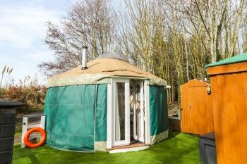The Lakeside Yurt Dog Friendly Holiday Accommodation, Beckford, Cotswolds  - Worcestershire