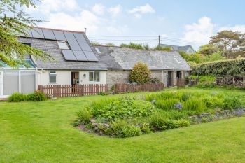 Stable Pet-Friendly Holiday Cottage, South West England  - Devon