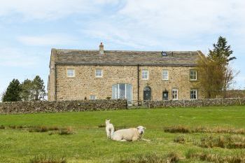 Large Yorkshire Dales Holiday Barn with Hot Tub, North Yorkshire,  England