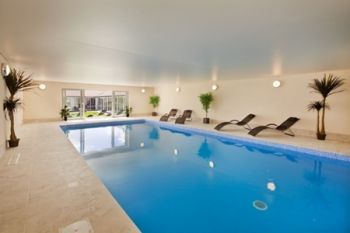 Cottage with a private pool, perfect for swimming on holiday